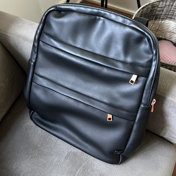 Canary + Co Vegan Leather Emery Tote Backpack - Picture 4 of 9
